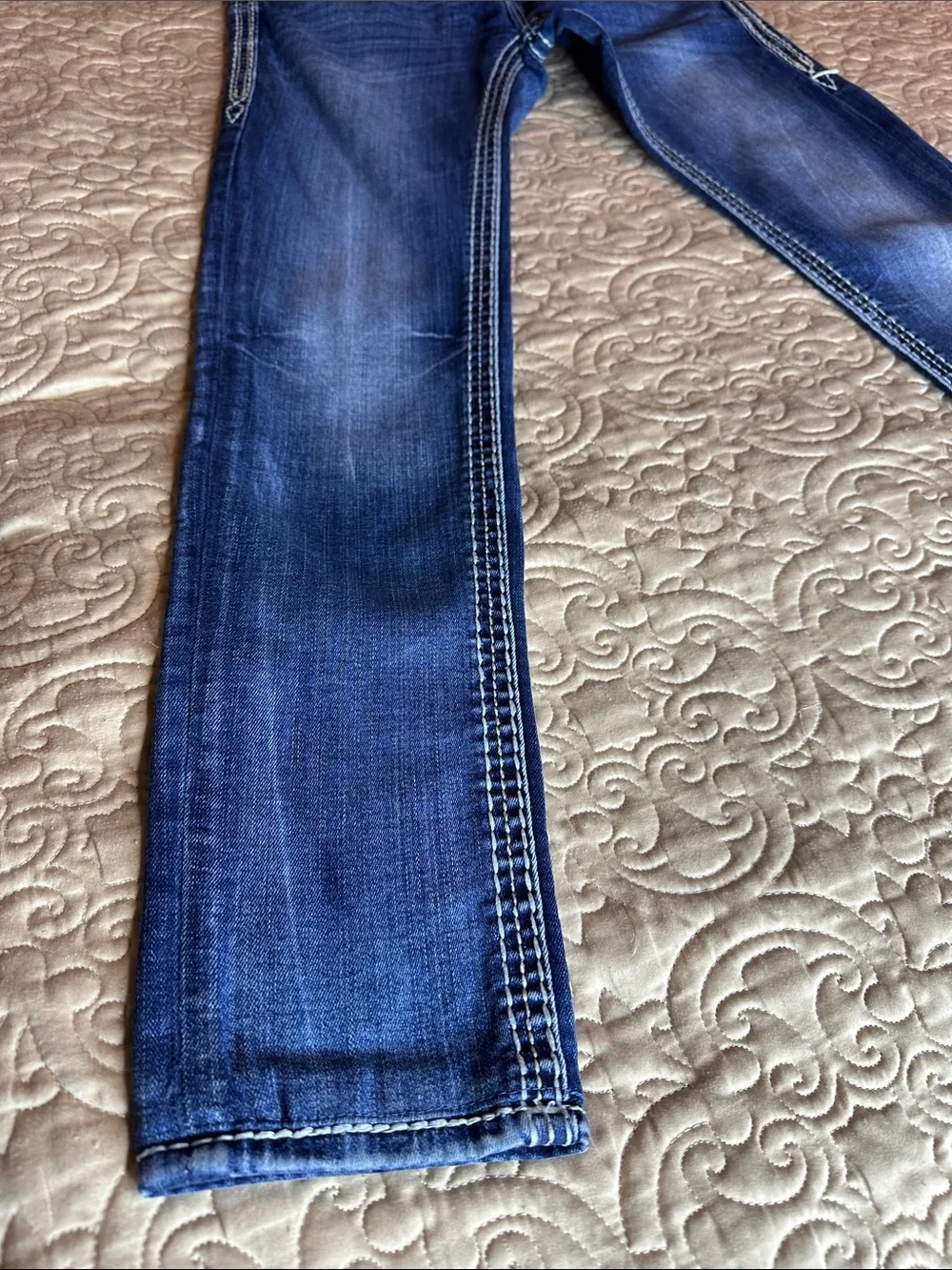 Rock Revival 26” waist 29” inseam CodeDark Blue Women's Embellishmed details